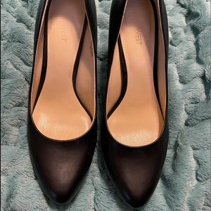 Nine West black pumps size 10